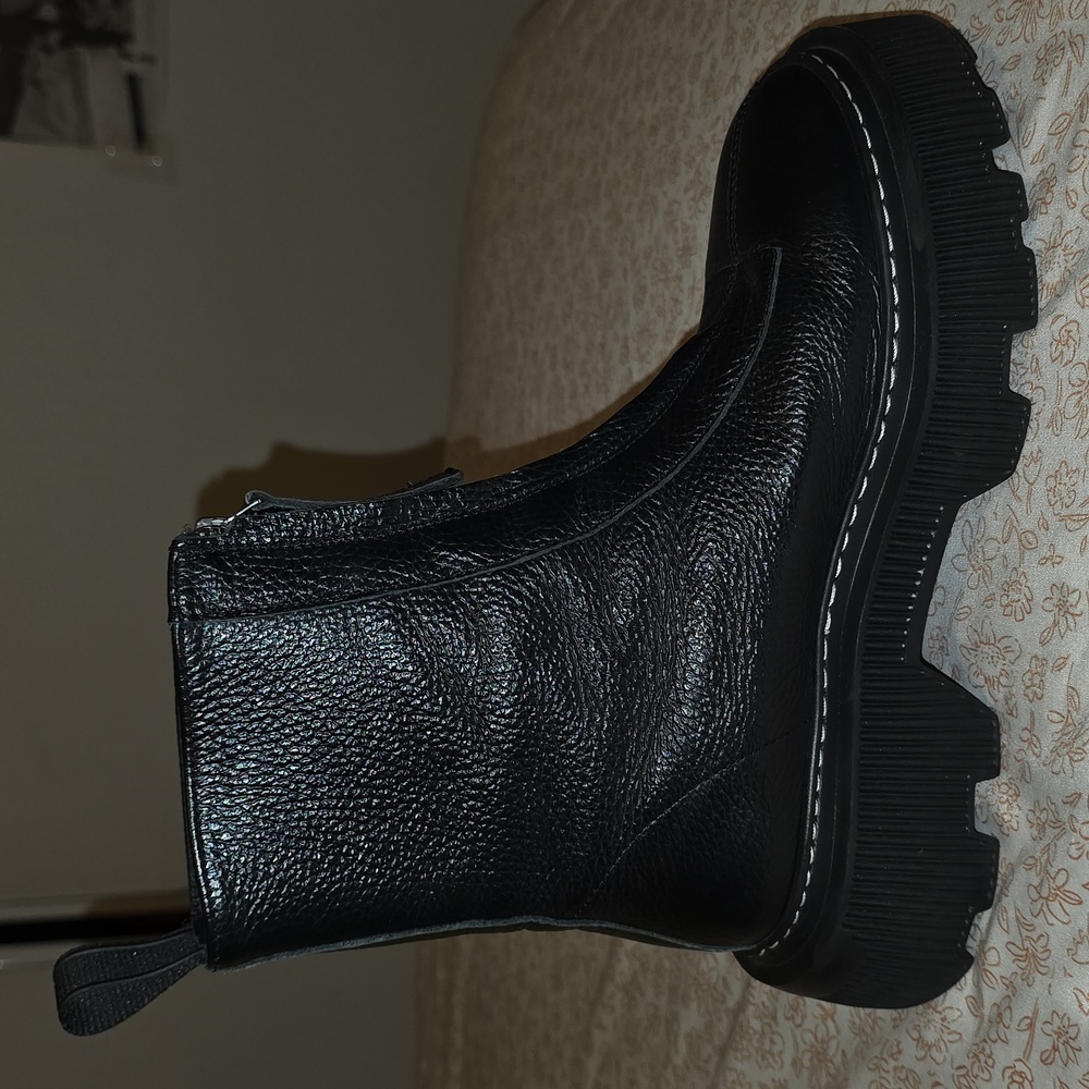 LÄSTShane Black Front Zip Leather Boots - Picture 6 of 13